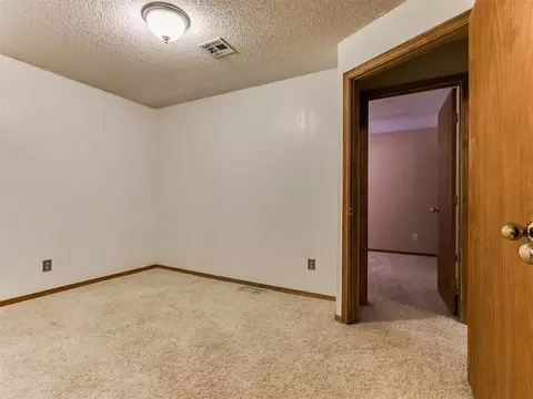 990 S Post Rd, Guthrie, OK 73044 photo 23