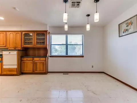 990 S Post Rd, Guthrie, OK 73044 photo 18