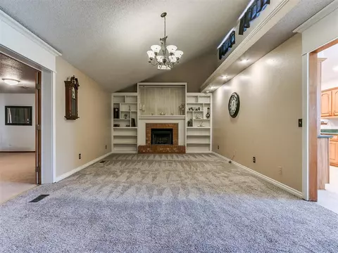 990 S Post Rd, Guthrie, OK 73044 photo 8