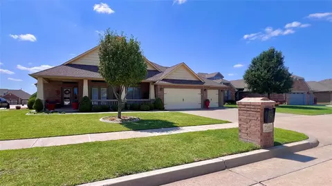 7301 Stinchcomb Dr, Oklahoma City, OK 73132