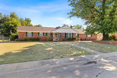 613 W Matthews St, El Reno, OK 73036