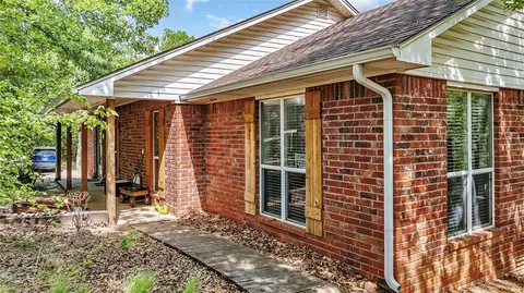 5043 Lance Dr, Sulphur, OK 73086