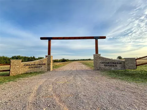 1181 Creekside Trl #13, Guthrie, OK 73044