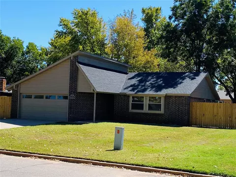 1504 Sherry Ct, Elk City, OK 73644