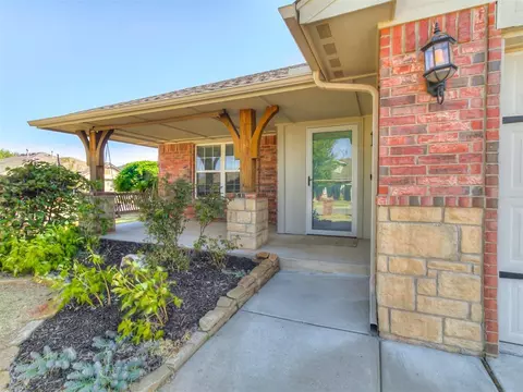18412 Summer Grove Ave, Edmond, OK 73012