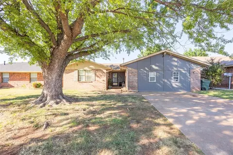 2505 Fairfield Dr, Edmond, OK 73012