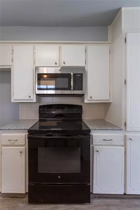 713 Wilkinson Dr, Moore, OK 73160 photo 6