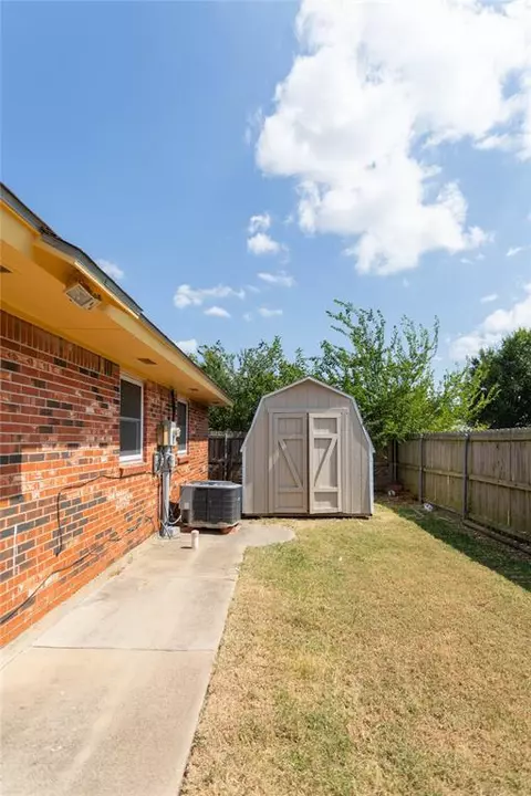 713 Wilkinson Dr, Moore, OK 73160 photo 20