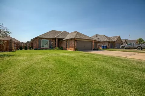 1203 Coleman Trl, Kingfisher, OK 73750