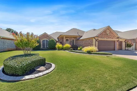 9216 SW 28th St, Oklahoma City, OK 73128