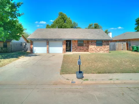 317 Cherokee Dr, Yukon, OK 73099