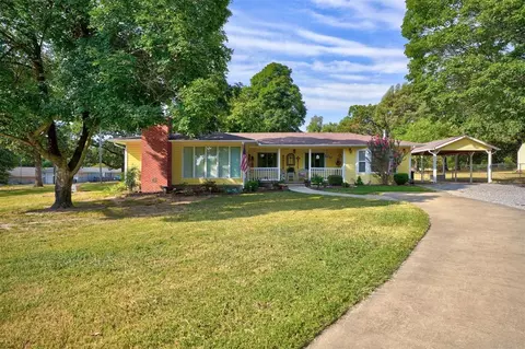 10 Oakwood Dr, Shawnee, OK 74801