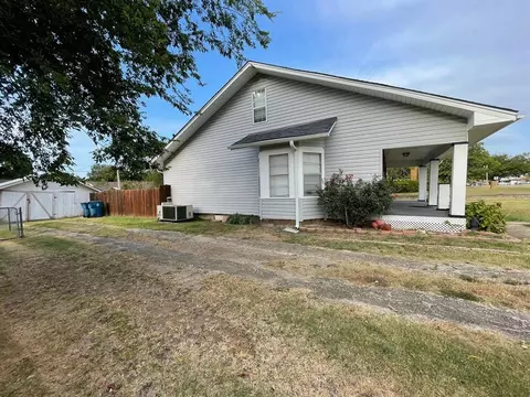 925 E Broadway St, Cushing, OK 74023 photo 2