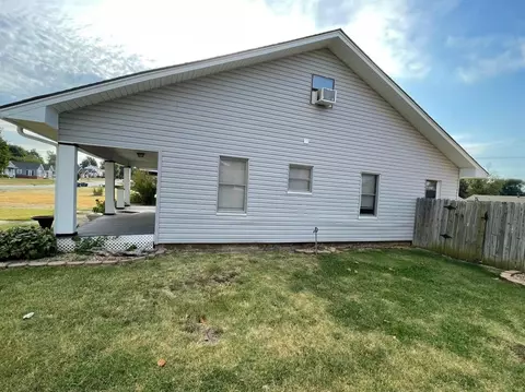 925 E Broadway St, Cushing, OK 74023 photo 3