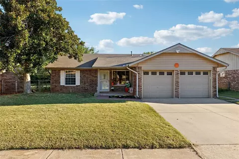 640 W Perry Dr, Mustang, OK 73064