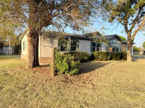 200 Warren Rd, Blair, OK 73526