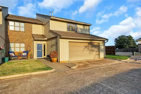 1011 Mockingbird Ln, Clinton, OK 73601