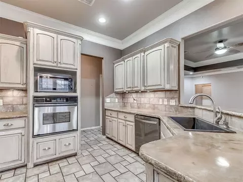 1815 Excaliber Dr, Tuttle, OK 73089 photo 17