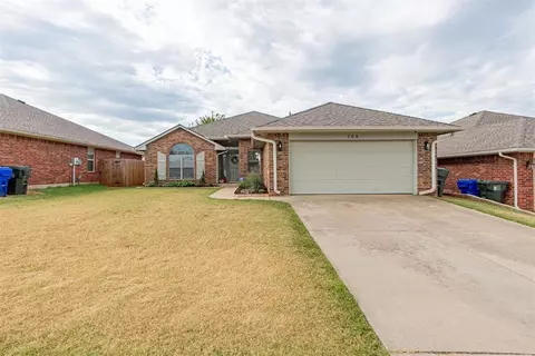 708 Shadowlake Rd, Norman, OK 73071 photo 2