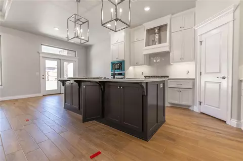 3316 Porter Dr, Edmond, OK 73012
