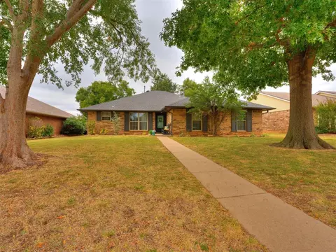 717 NW 141st St, Edmond, OK 73013