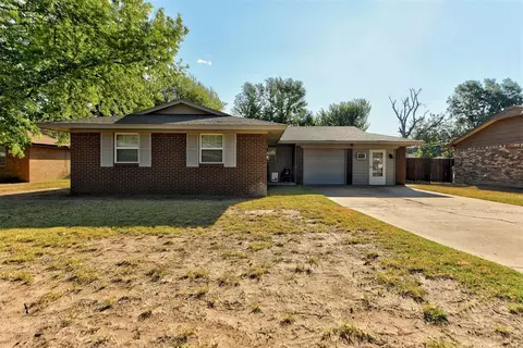 512 N Buchanan St, Crescent, OK 73028 photo 2