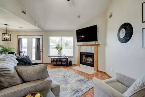 1904 Bluegrass Ct, Moore, OK 73160 photo 7
