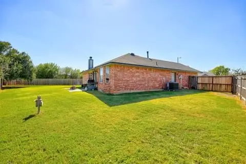 1904 Bluegrass Ct, Moore, OK 73160 photo 31