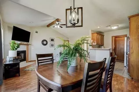 1904 Bluegrass Ct, Moore, OK 73160 photo 4