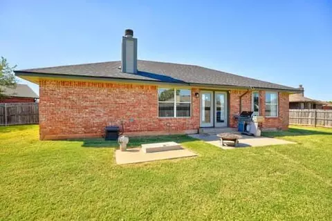 1904 Bluegrass Ct, Moore, OK 73160 photo 30