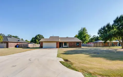 2216 NElk Dr, Piedmont, OK 73078