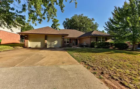 403 Kingston Dr, Yukon, OK 73099