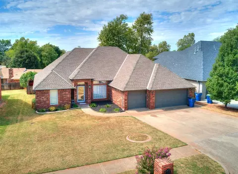 217 N Willow Ter, Mustang, OK 73064