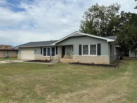 3915 N Aydelotte Ave, Shawnee, OK 74804