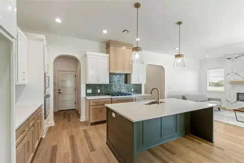 9079 Avington Way, Guthrie, OK 73044