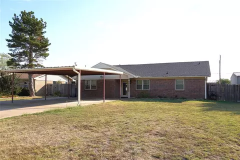 2 N Eastland Dr, Duncan, OK 73533