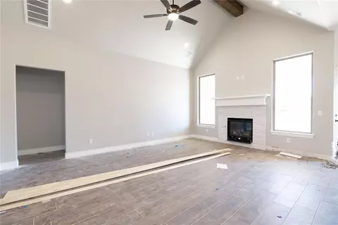 9212 Poppey Pl, Yukon, OK 73099