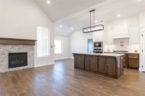 3200 Grasshopper Way, Yukon, OK 73099