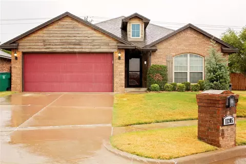 11205 NW 100th St, Yukon, OK 73099