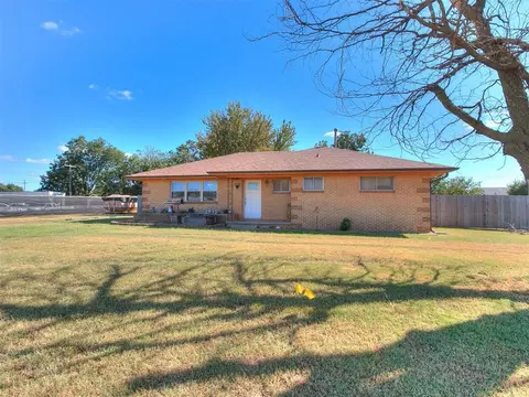2111 W Cleveland Ave, Guthrie, OK 73044