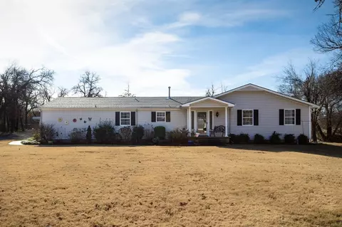 10724 SE 3rd St, Midwest City, OK 73130
