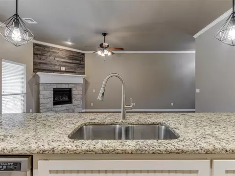 1909 NE 25th St, Moore, OK 73160 photo 13