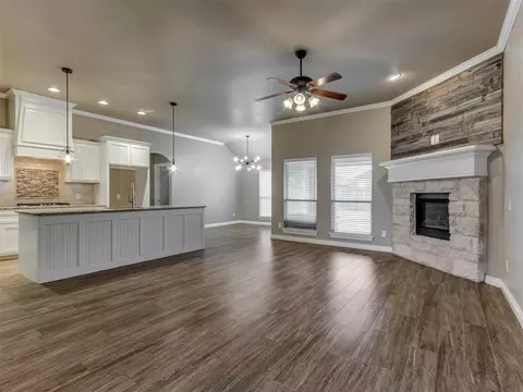 1909 NE 25th St, Moore, OK 73160 photo 6