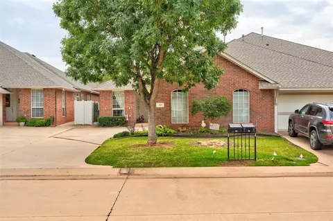 32 Butterfly Creek Blvd, Edmond, OK 73013