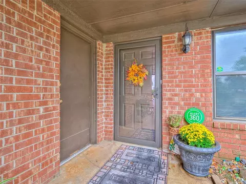 2405 Leo Sun St, Shawnee, OK 74804