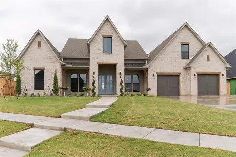 10713 NW 26th St, Yukon, OK 73099
