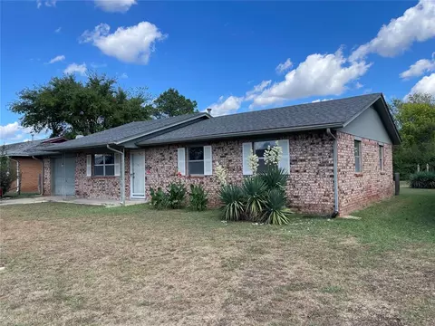 108 Lou Dr, Holdenville, OK 74848