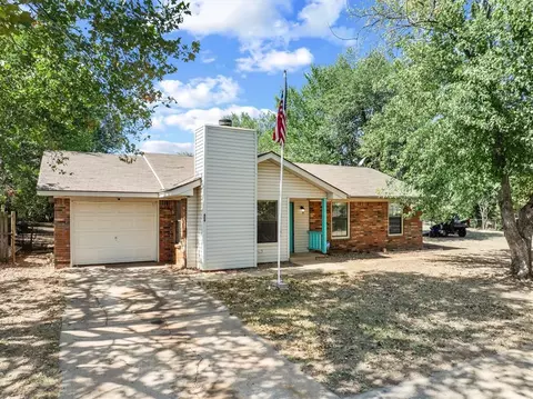 409 E Orbit, Guthrie, OK 73044 photo 2