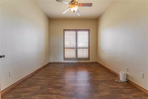 307 Hannah Dr, Tuttle, OK 73089 photo 15
