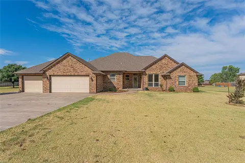 307 Hannah Dr, Tuttle, OK 73089
